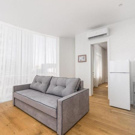 Gagarin Plaza Design Apartment Odessa Ngoại thất bức ảnh