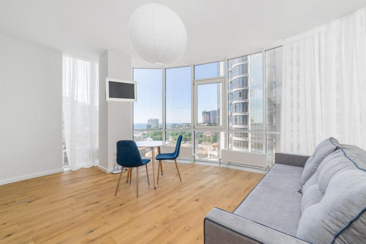 Gagarin Plaza Design Apartment Odessa Ngoại thất bức ảnh